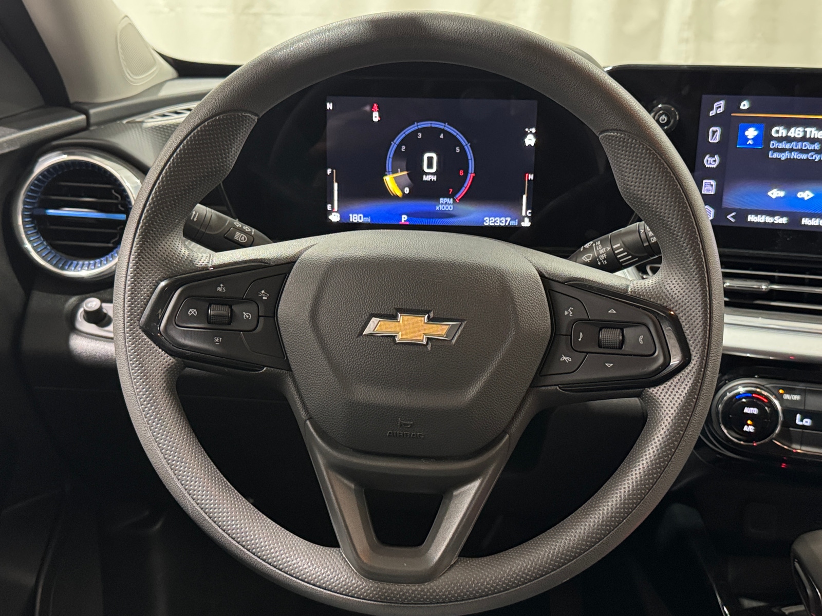 Thumbnail: 2025 Chevrolet Trax - 4