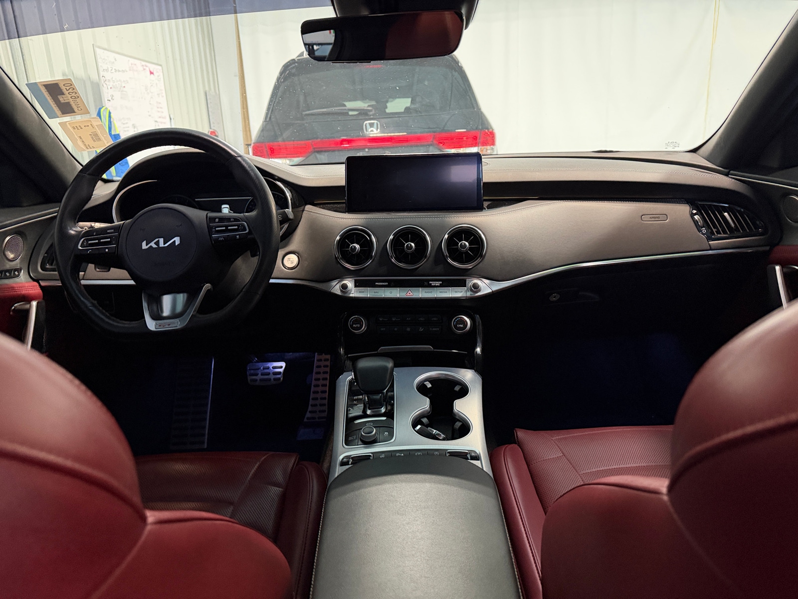 Thumbnail: 2022 Kia Stinger - 2