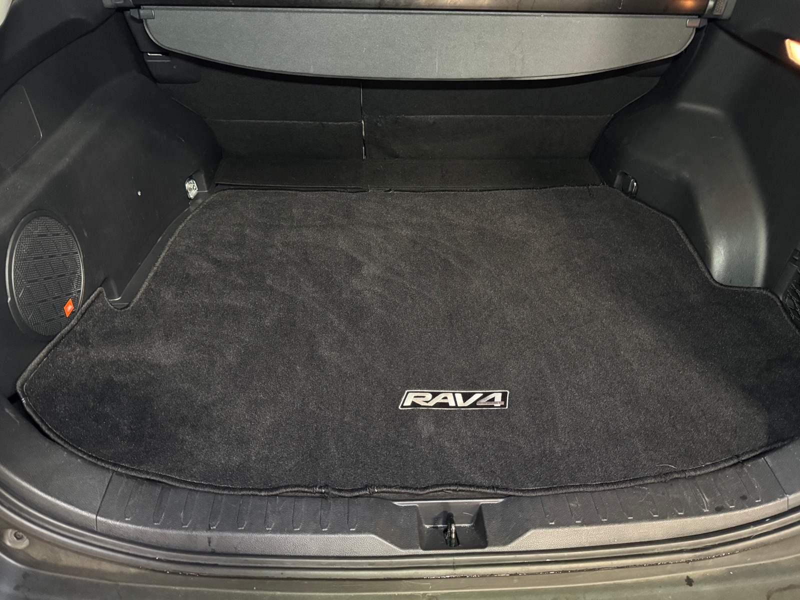 Thumbnail: 2019 Toyota RAV4 - 6