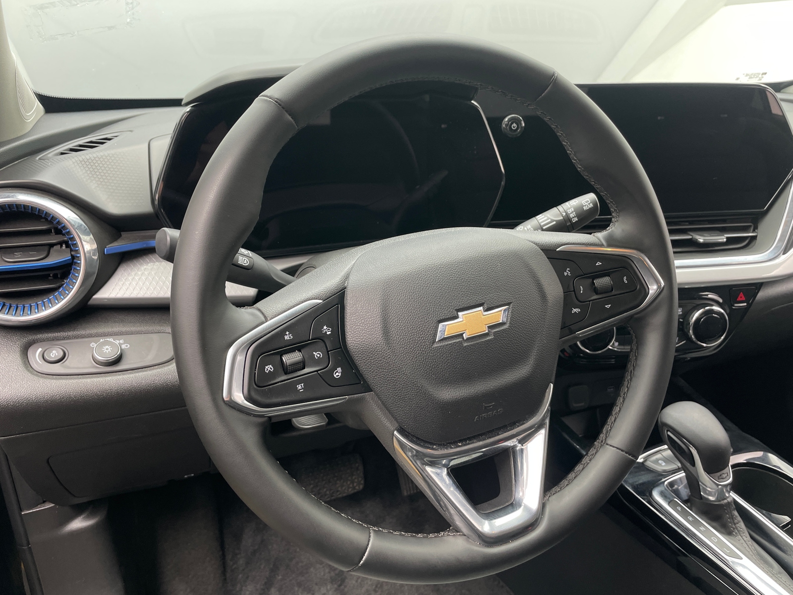 Thumbnail: 2025 Chevrolet Trax - 4