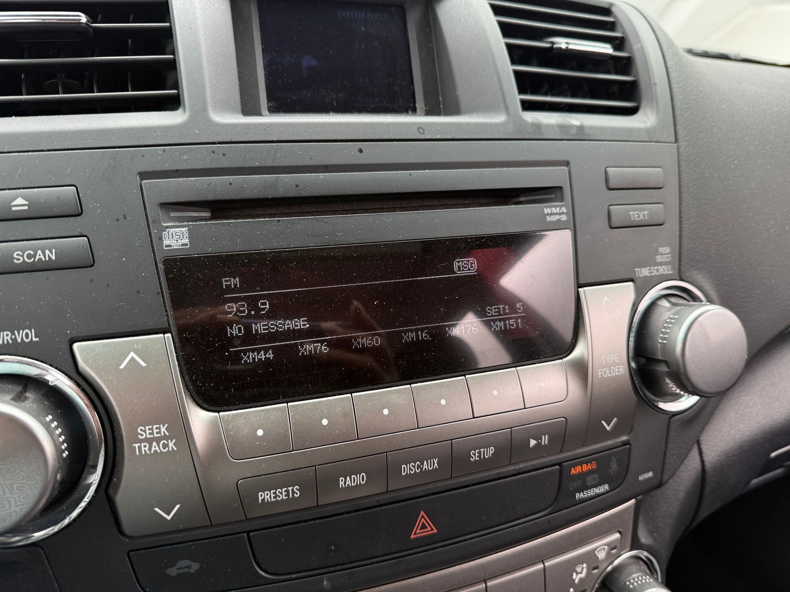 Thumbnail: 2011 Toyota Highlander - 4