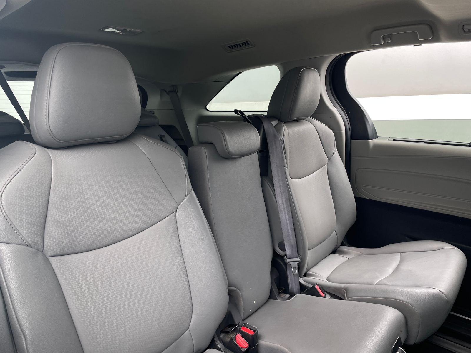 Thumbnail: 2023 Toyota Sienna - 5