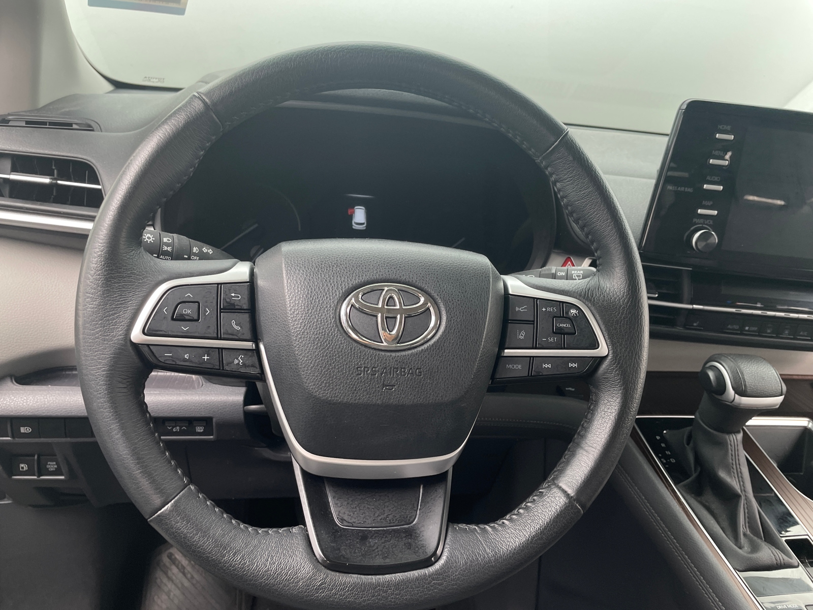 Thumbnail: 2023 Toyota Sienna - 4