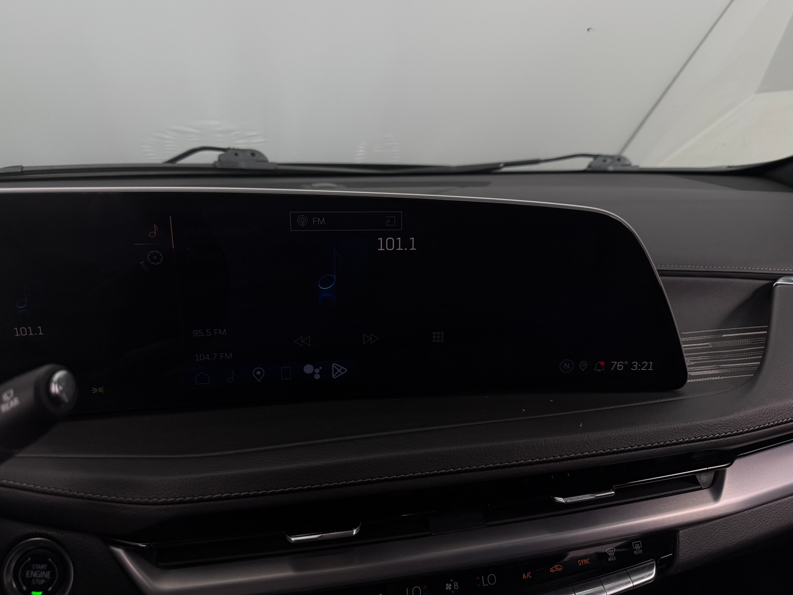 Thumbnail: 2024 Cadillac XT4 - 3