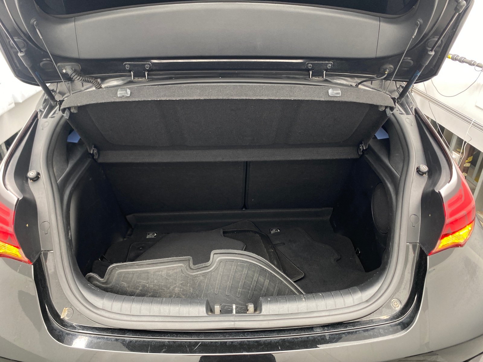 Thumbnail: 2020 Hyundai Veloster - 7