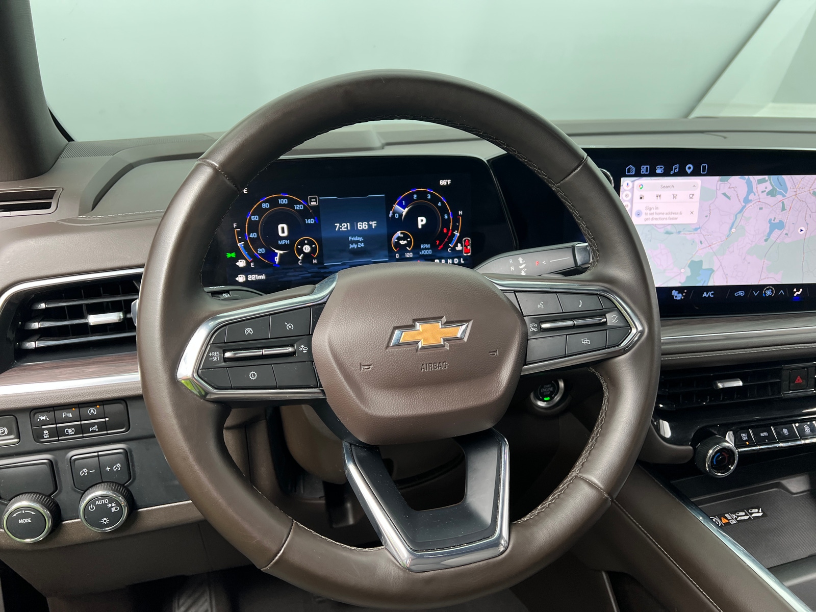 Thumbnail: 2025 Chevrolet Suburban - 4