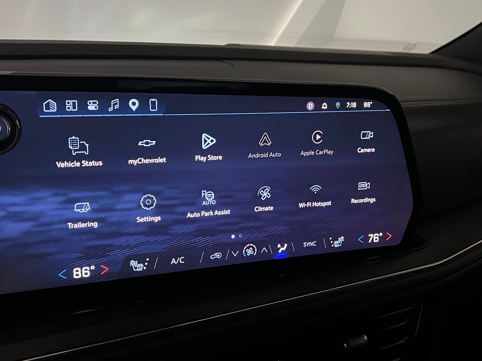 Thumbnail: 2025 Chevrolet Suburban - 3