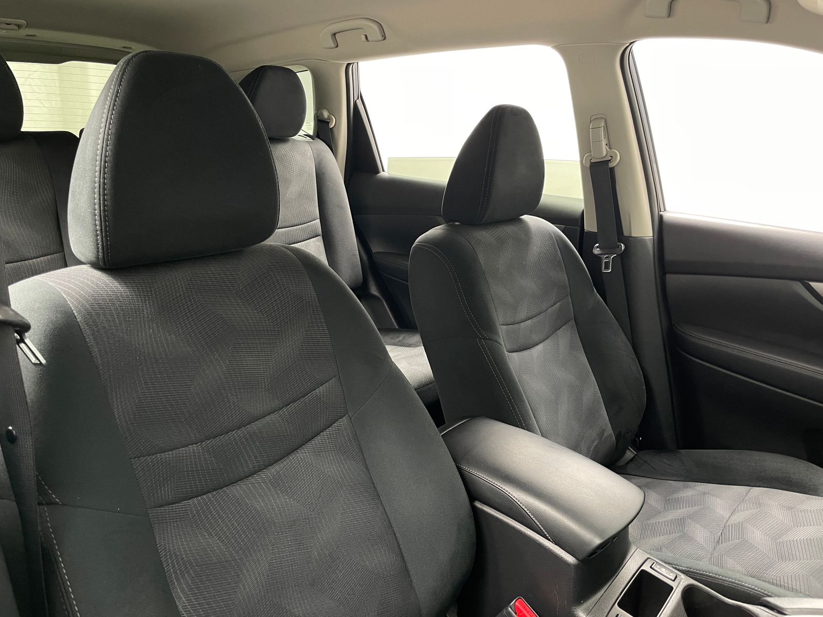 Thumbnail: 2016 Nissan Rogue - 2