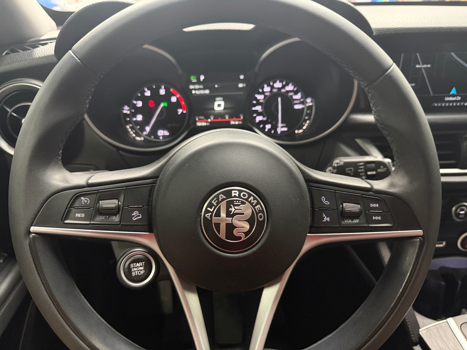 Thumbnail: 2018 Alfa Romeo Stelvio - 4