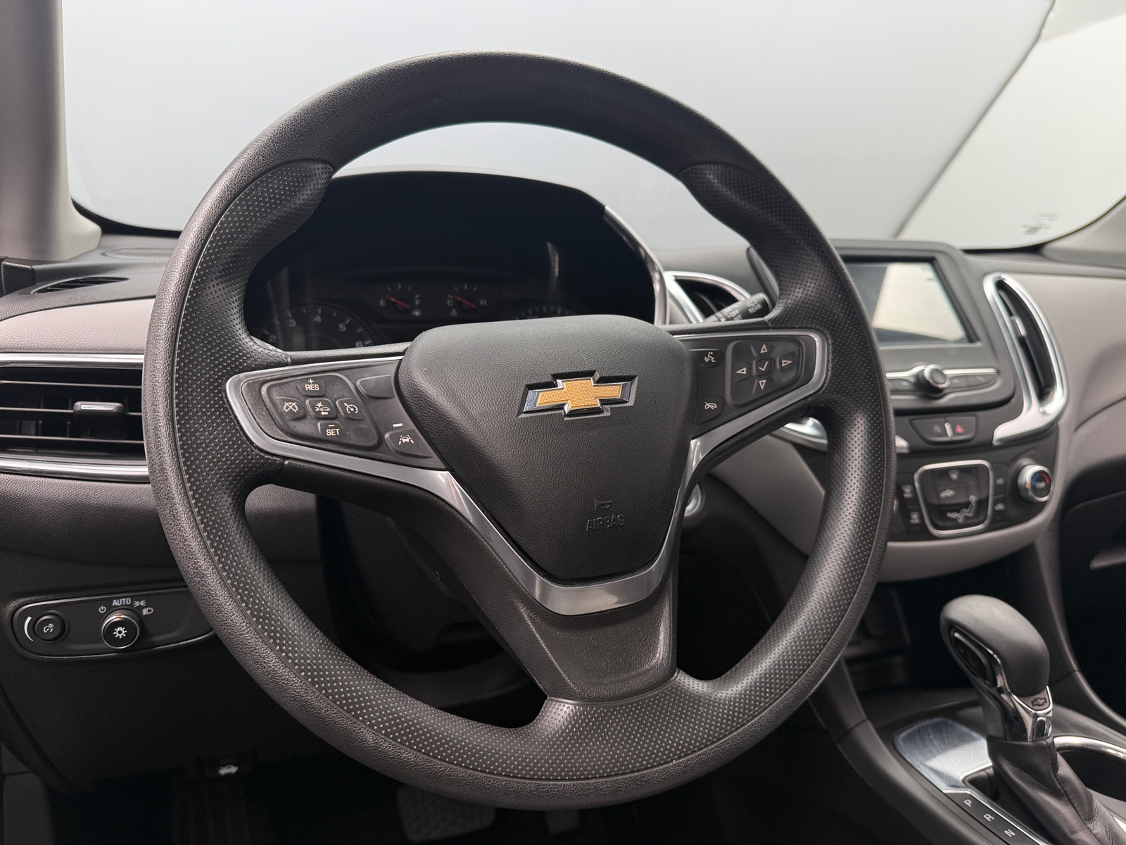 Thumbnail: 2022 Chevrolet Equinox - 5