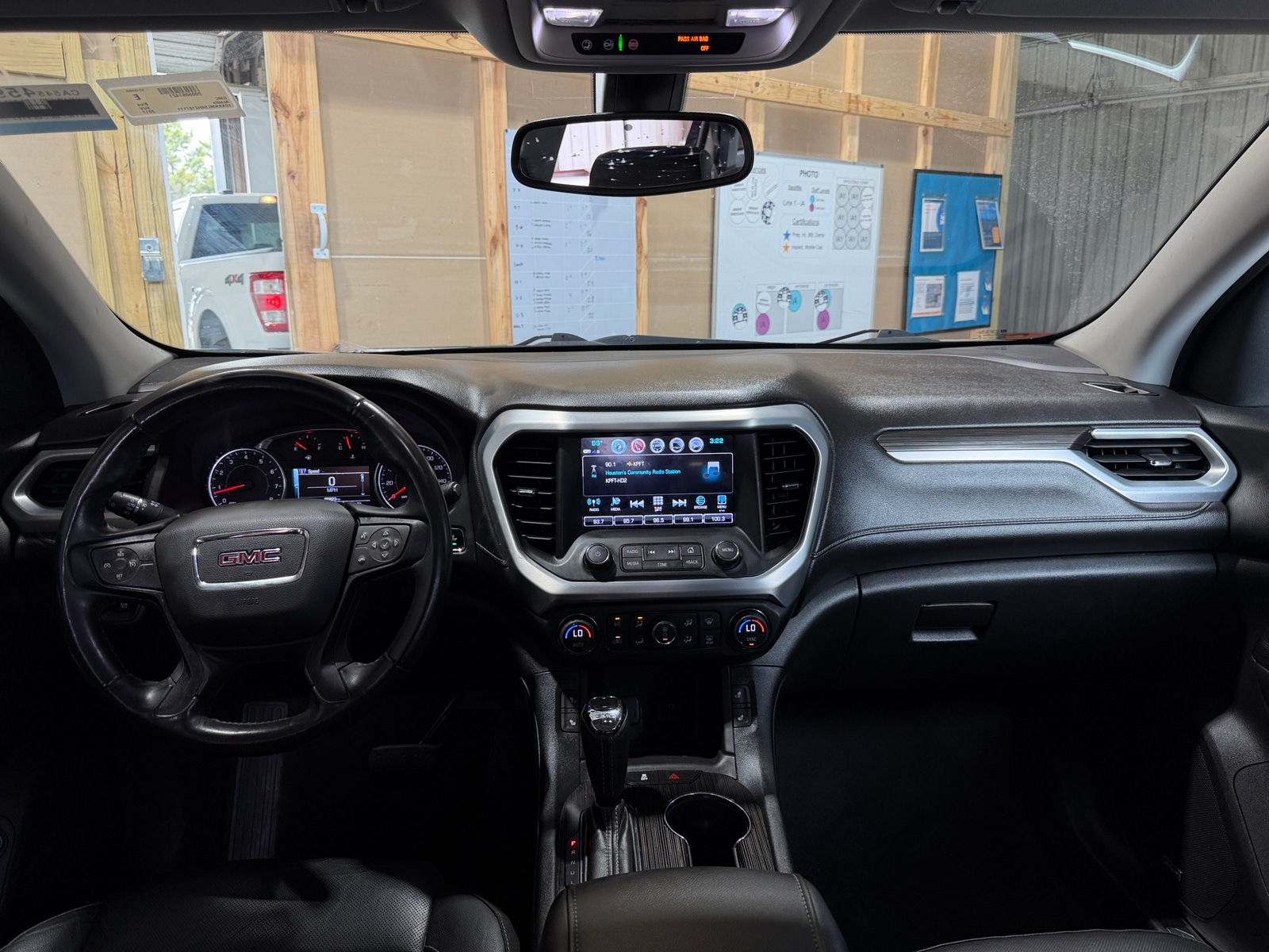Thumbnail: 2017 GMC Acadia - 2
