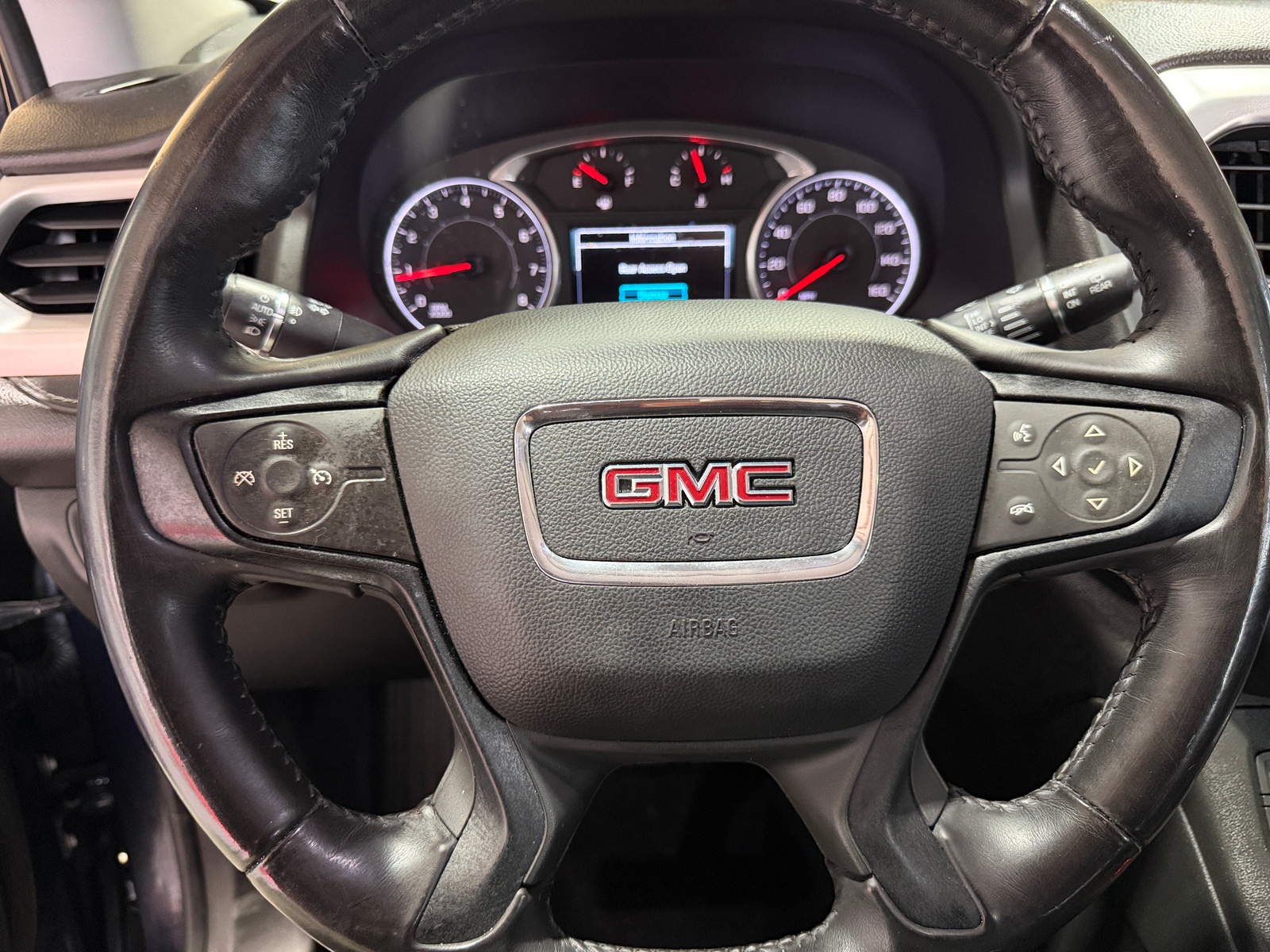 Thumbnail: 2017 GMC Acadia - 4