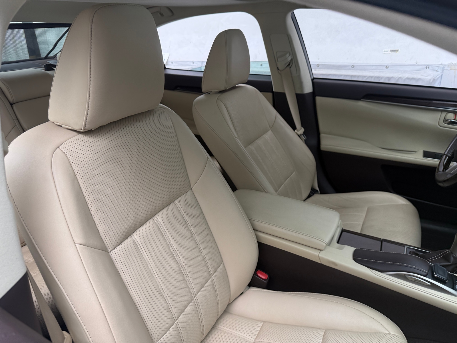 Thumbnail: 2017 Lexus ES - 2