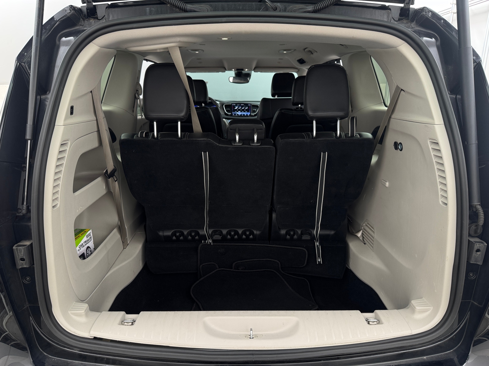 Thumbnail: 2024 Chrysler Pacifica - 6