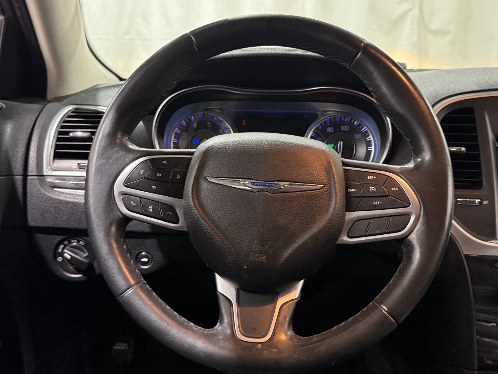 Thumbnail: 2019 Chrysler 300 - 5