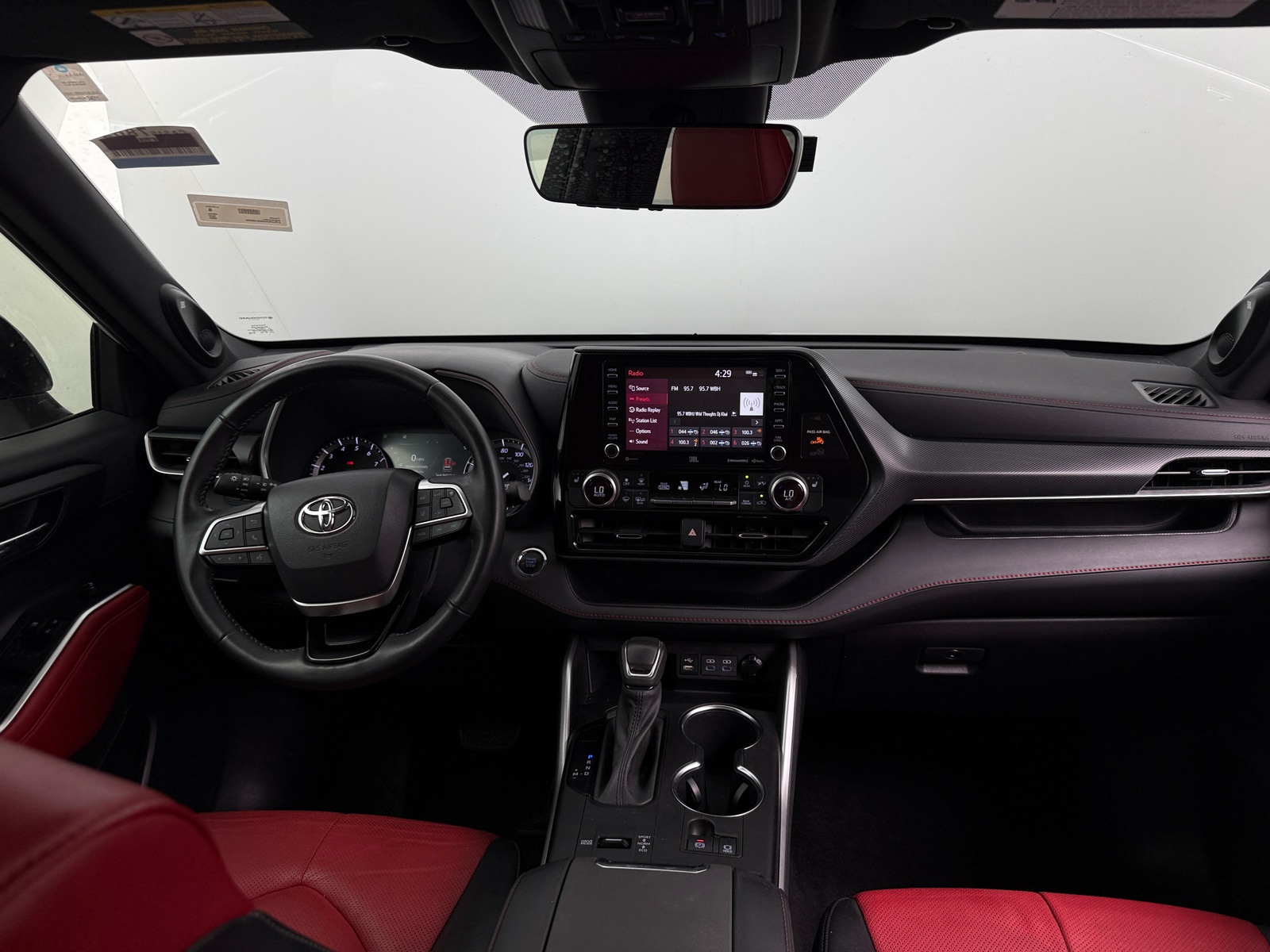Thumbnail: 2022 Toyota Highlander - 3