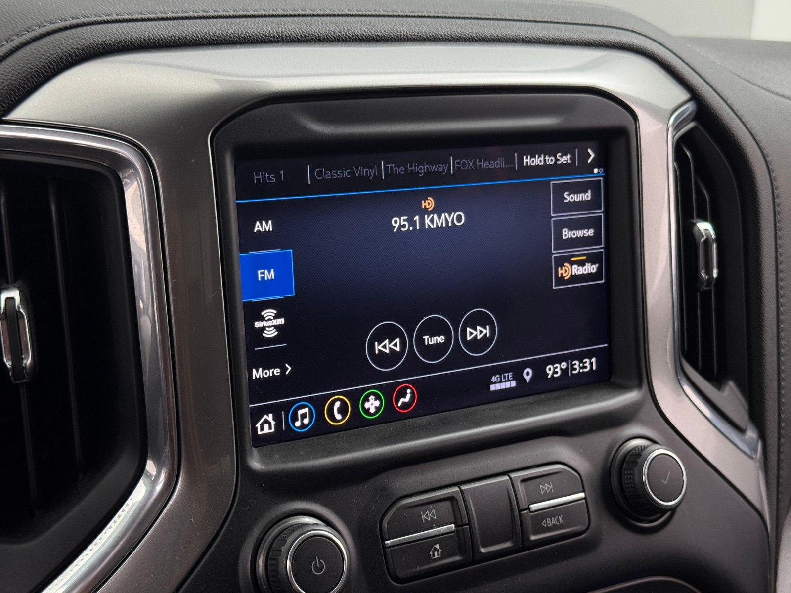 Thumbnail: 2019 Chevrolet Silverado 1500 - 4