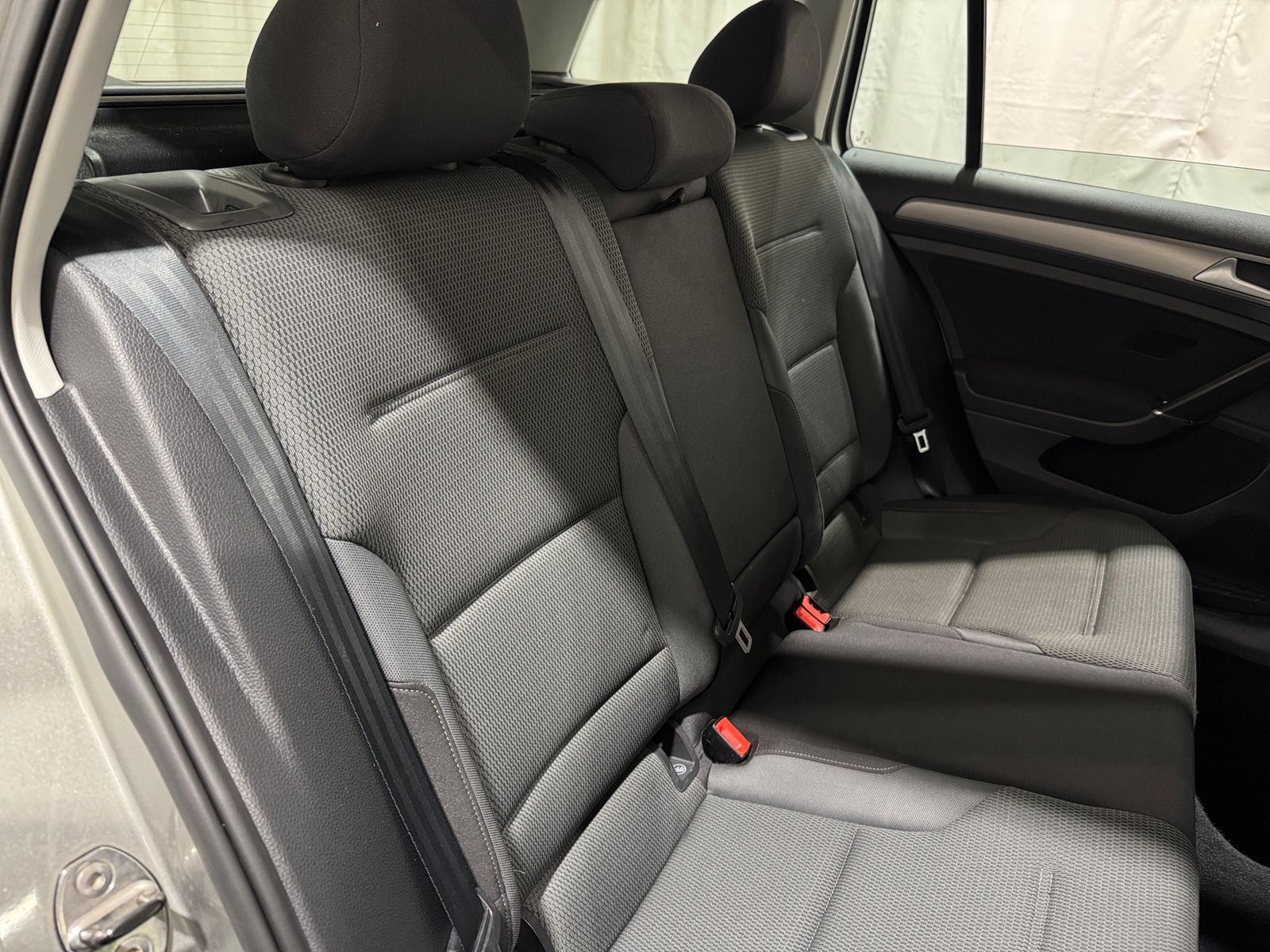 Thumbnail: 2016 Volkswagen e-Golf - 6