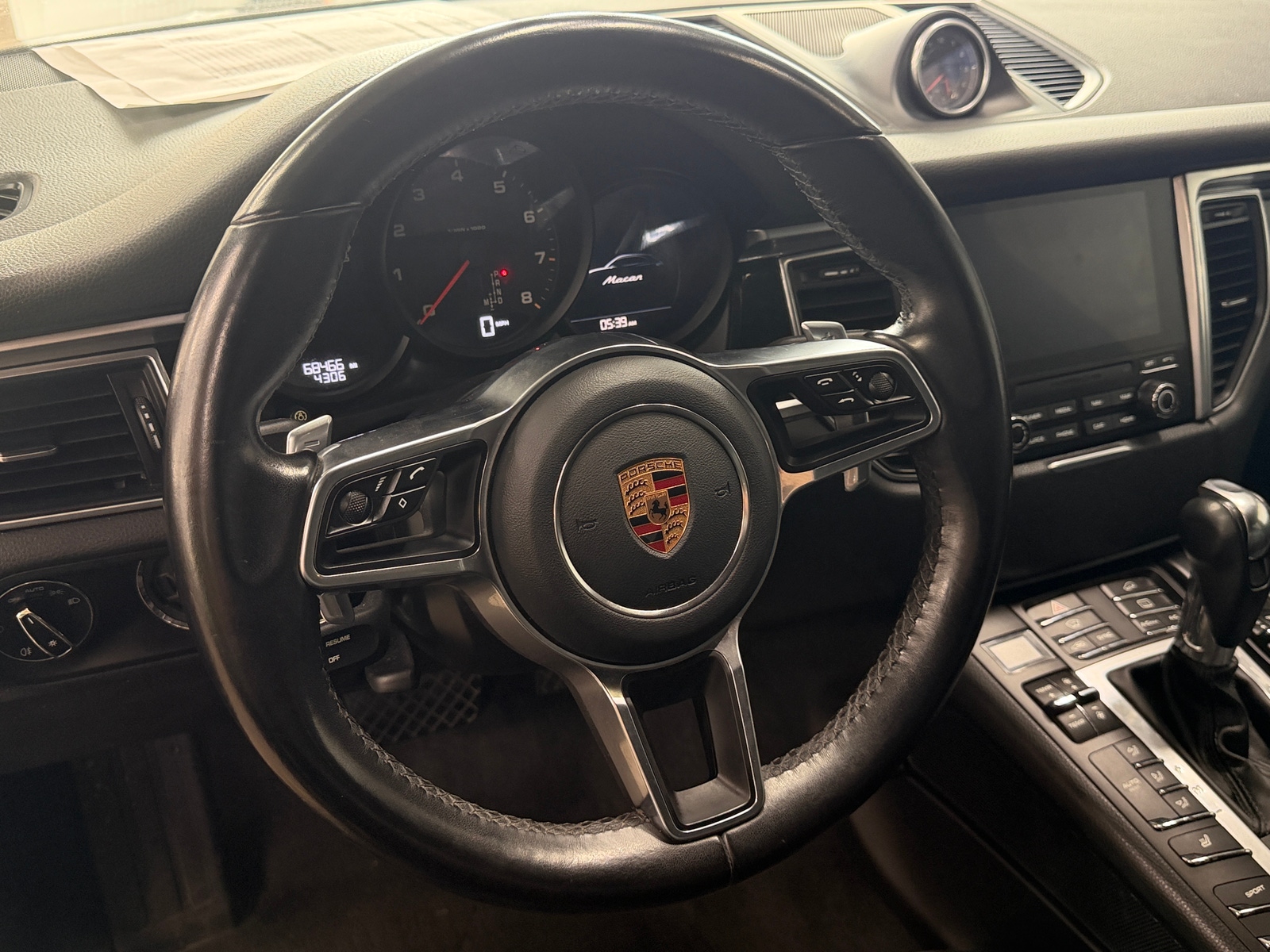 Thumbnail: 2018 Porsche Macan - 4