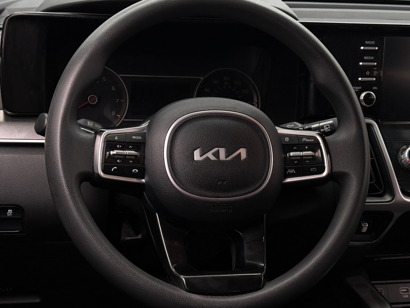 Thumbnail: 2023 Kia Sorento - 5