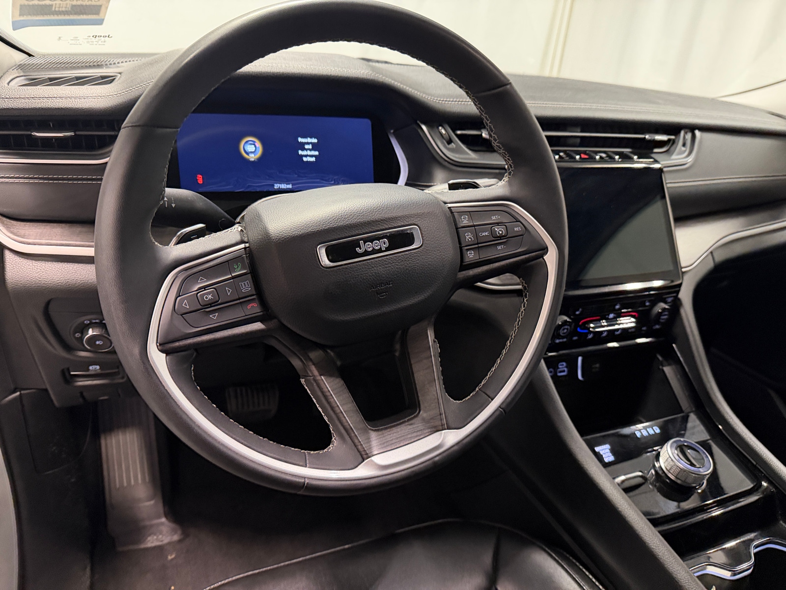 Thumbnail: 2023 Jeep Grand Cherokee L - 4