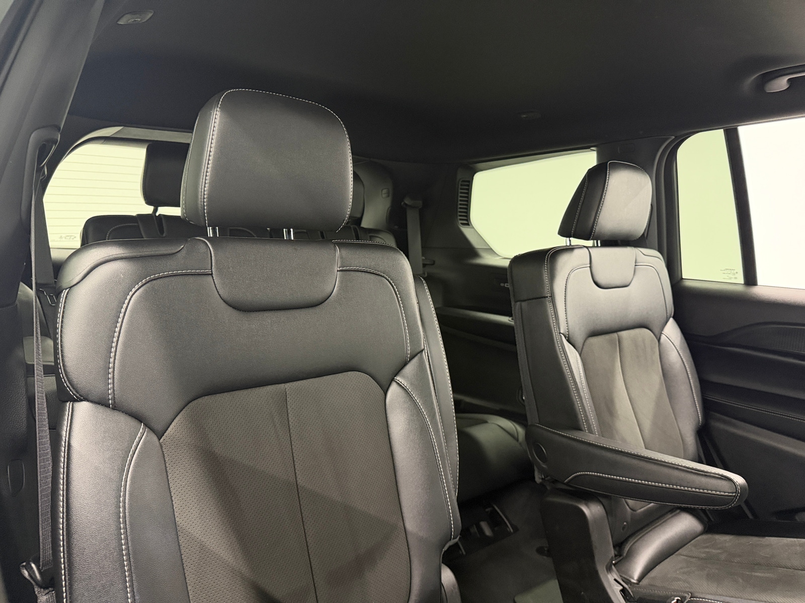 Thumbnail: 2023 Jeep Grand Cherokee L - 5