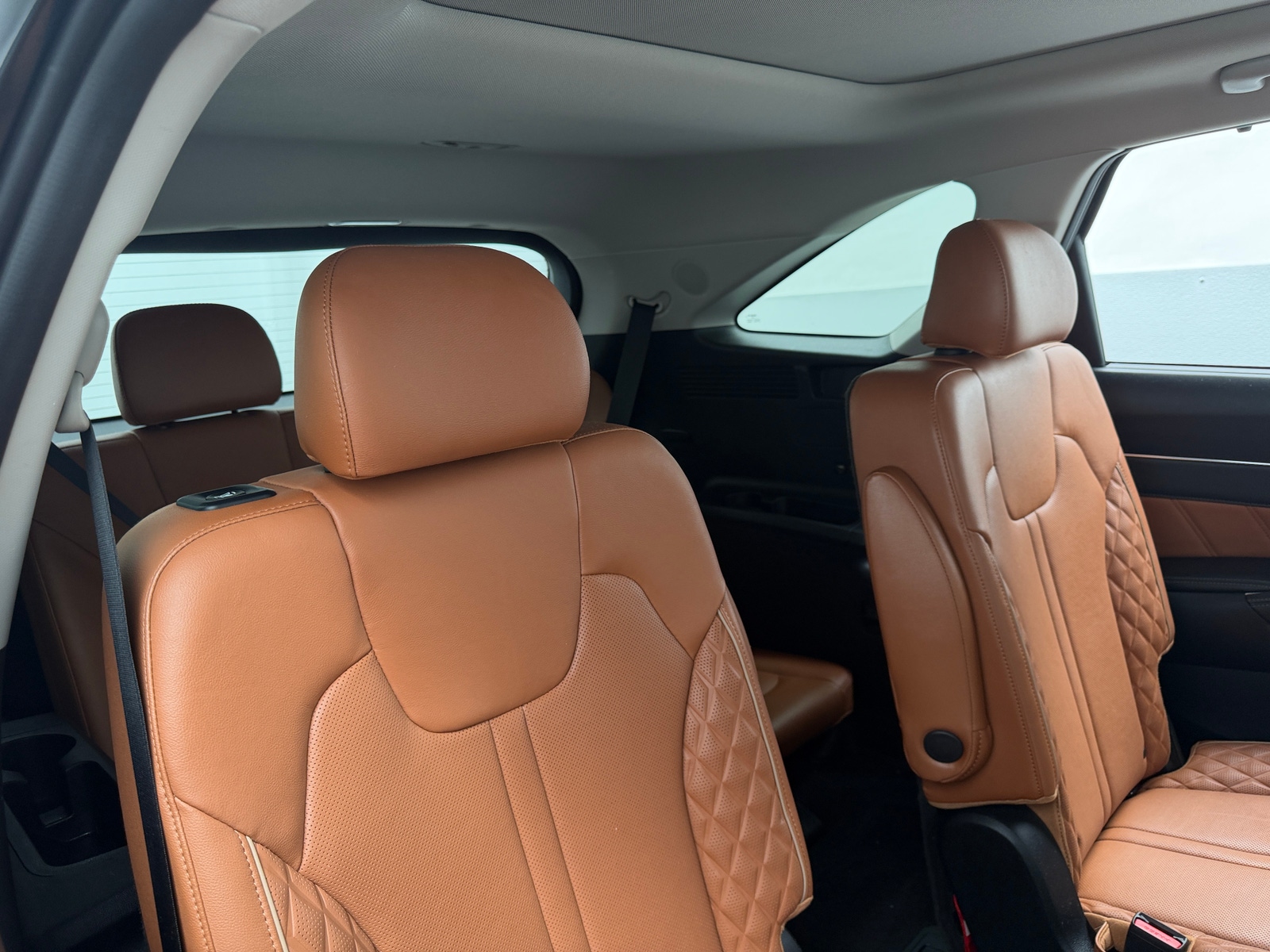 Thumbnail: 2023 Kia Sorento - 5