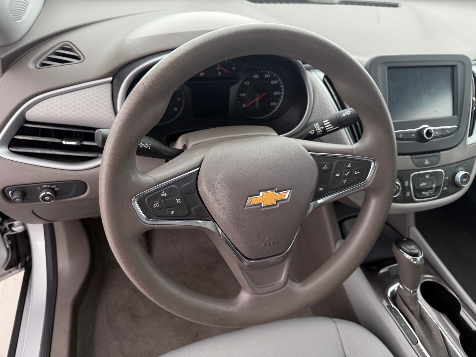 Thumbnail: 2018 Chevrolet Malibu - 5