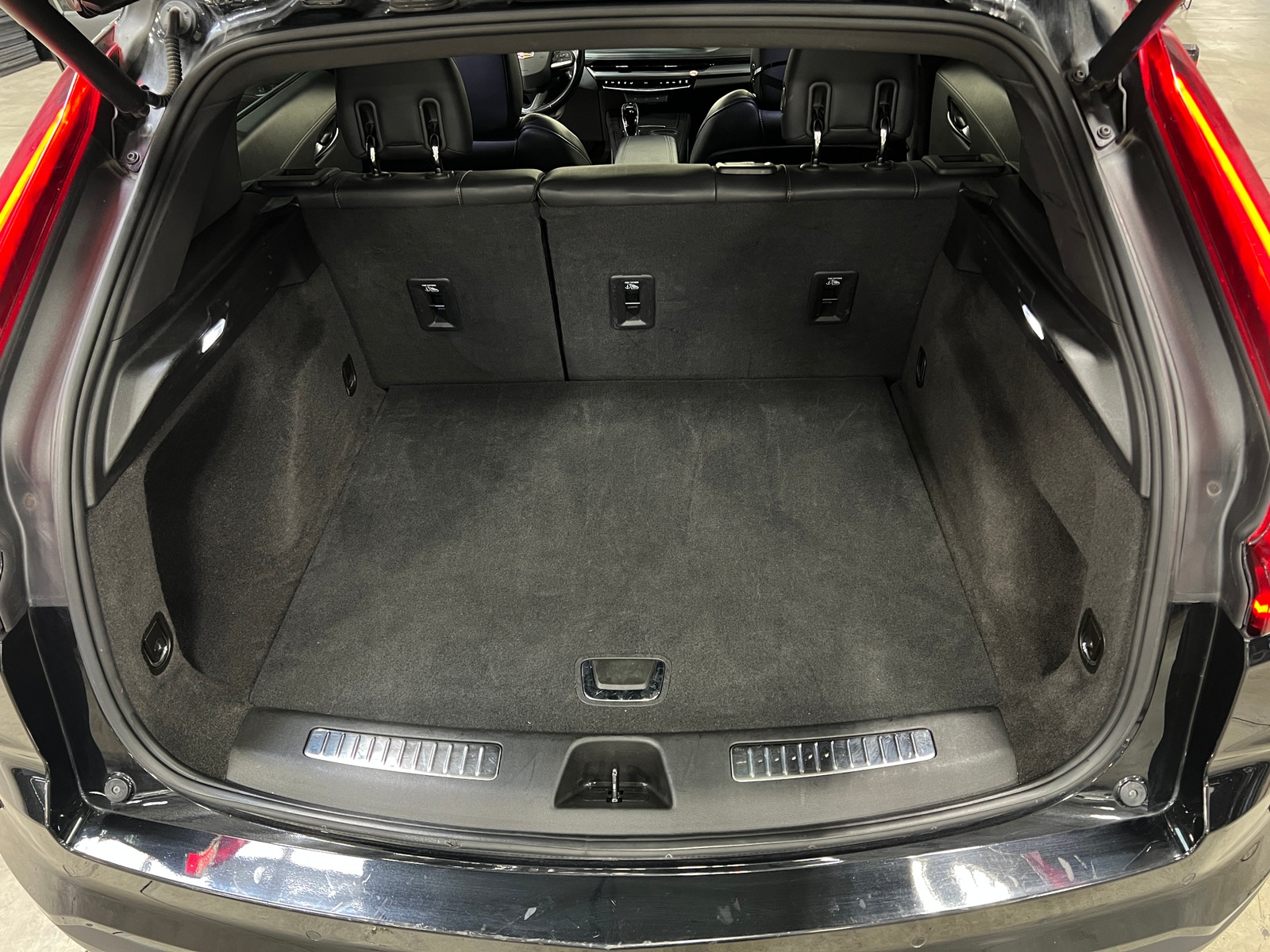 Thumbnail: 2024 Cadillac XT4 - 6