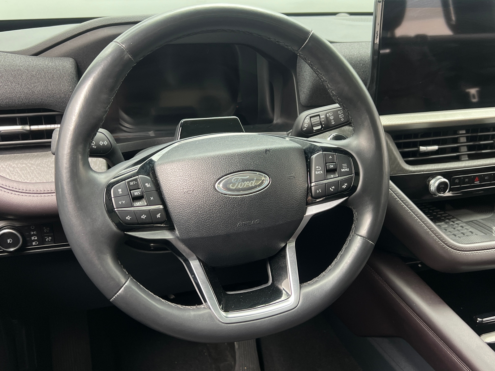 Thumbnail: 2025 Ford Explorer - 4