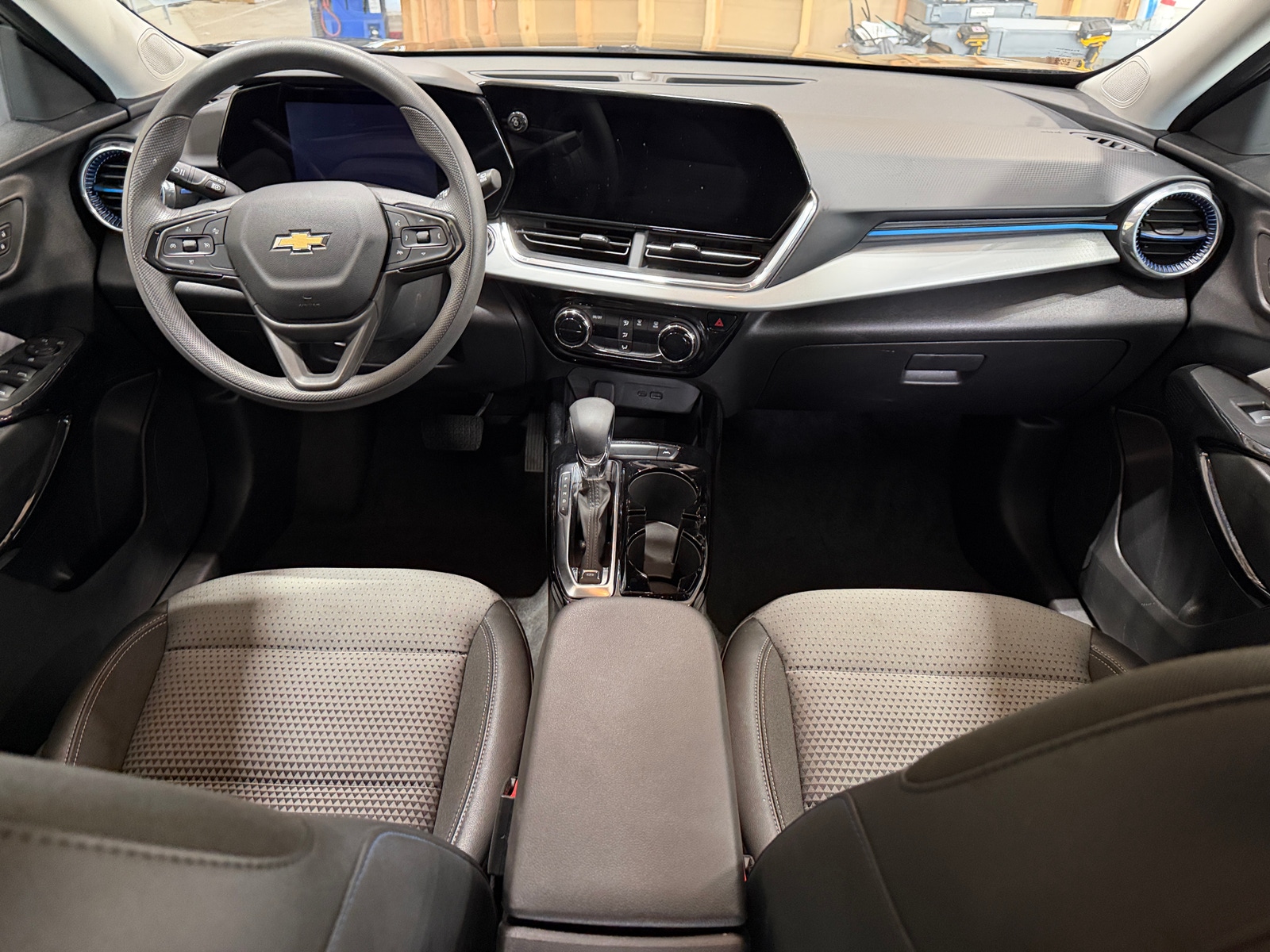 Thumbnail: 2025 Chevrolet Trax - 2