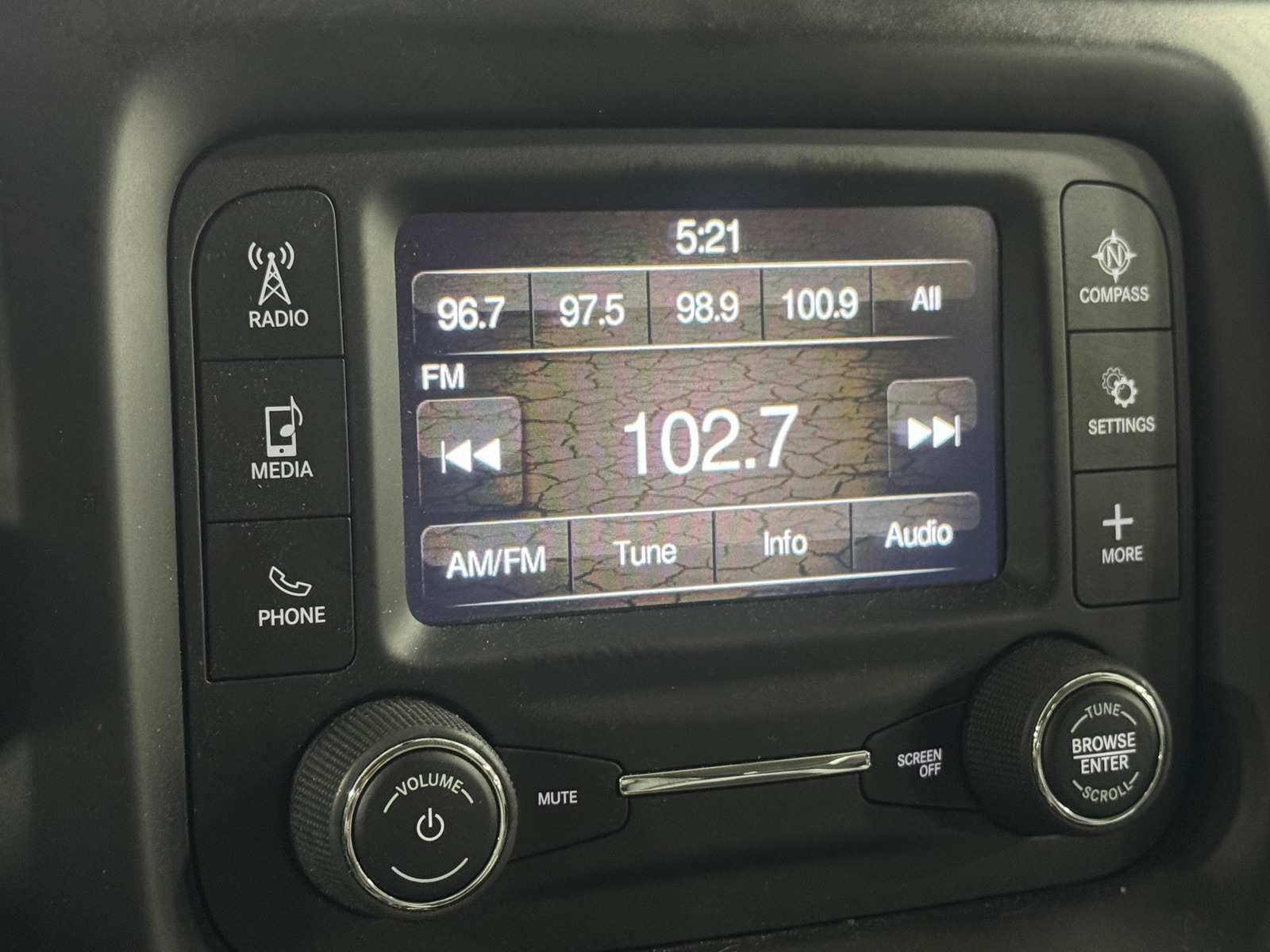 Thumbnail: 2017 Jeep Compass - 4