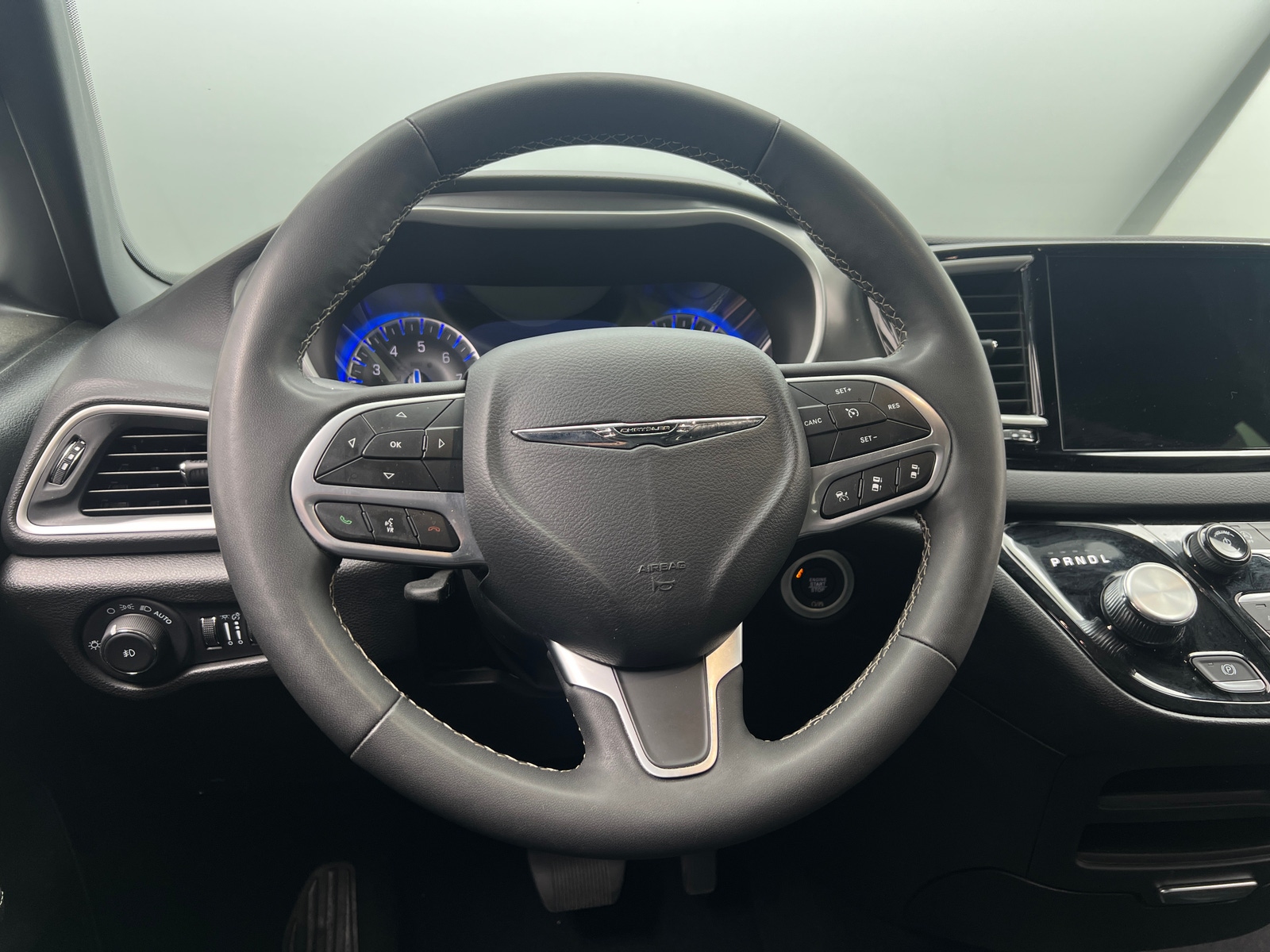 Thumbnail: 2025 Chrysler Pacifica - 4