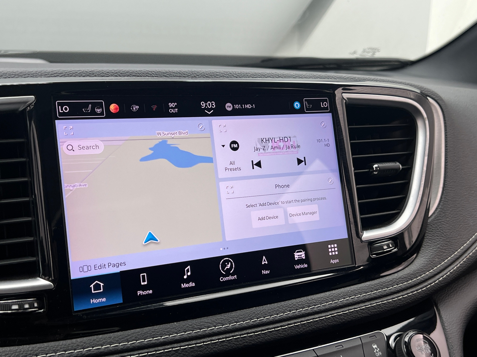 Thumbnail: 2022 Chrysler Pacifica - 3