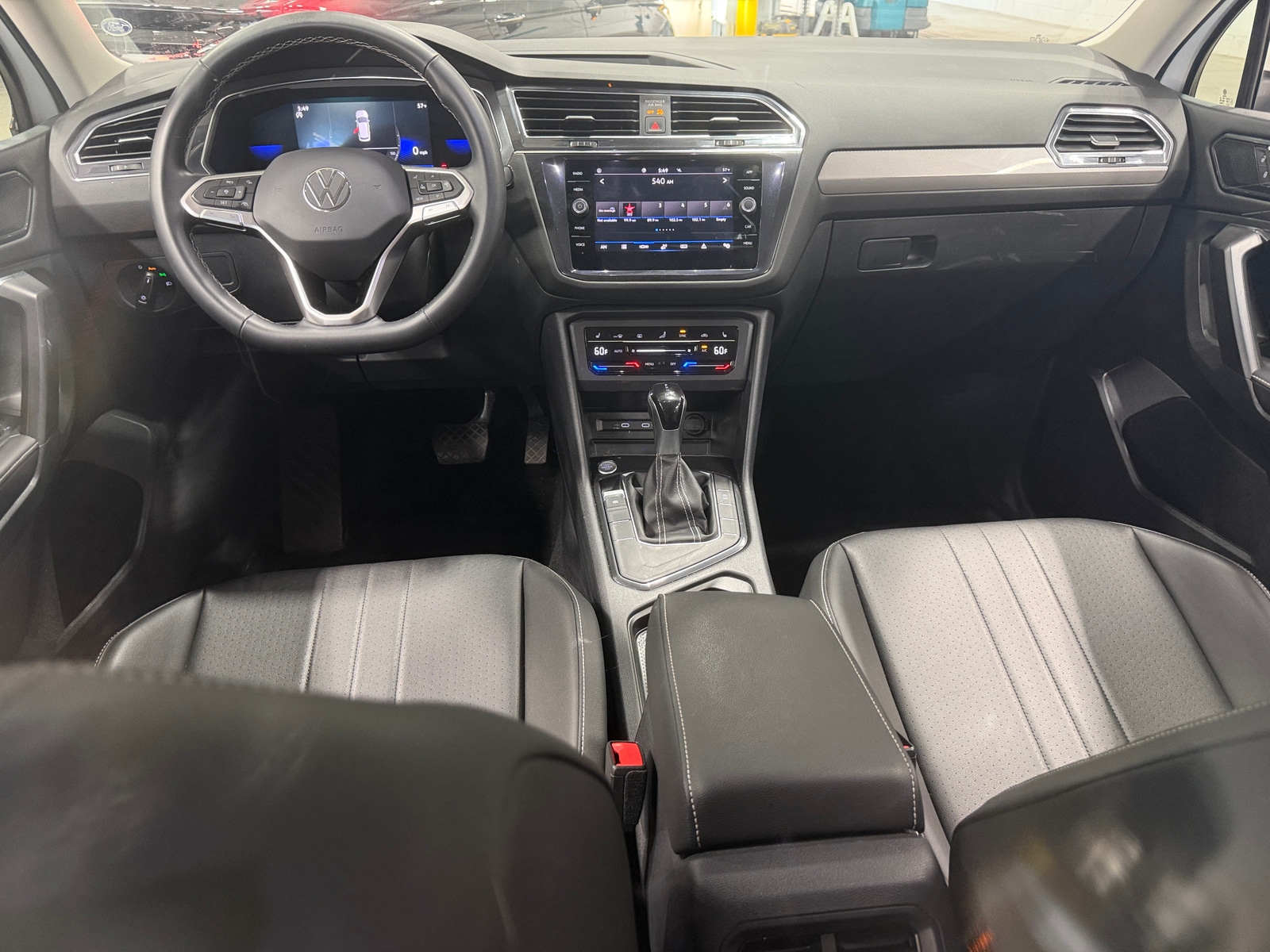 Thumbnail: 2023 Volkswagen Tiguan - 2