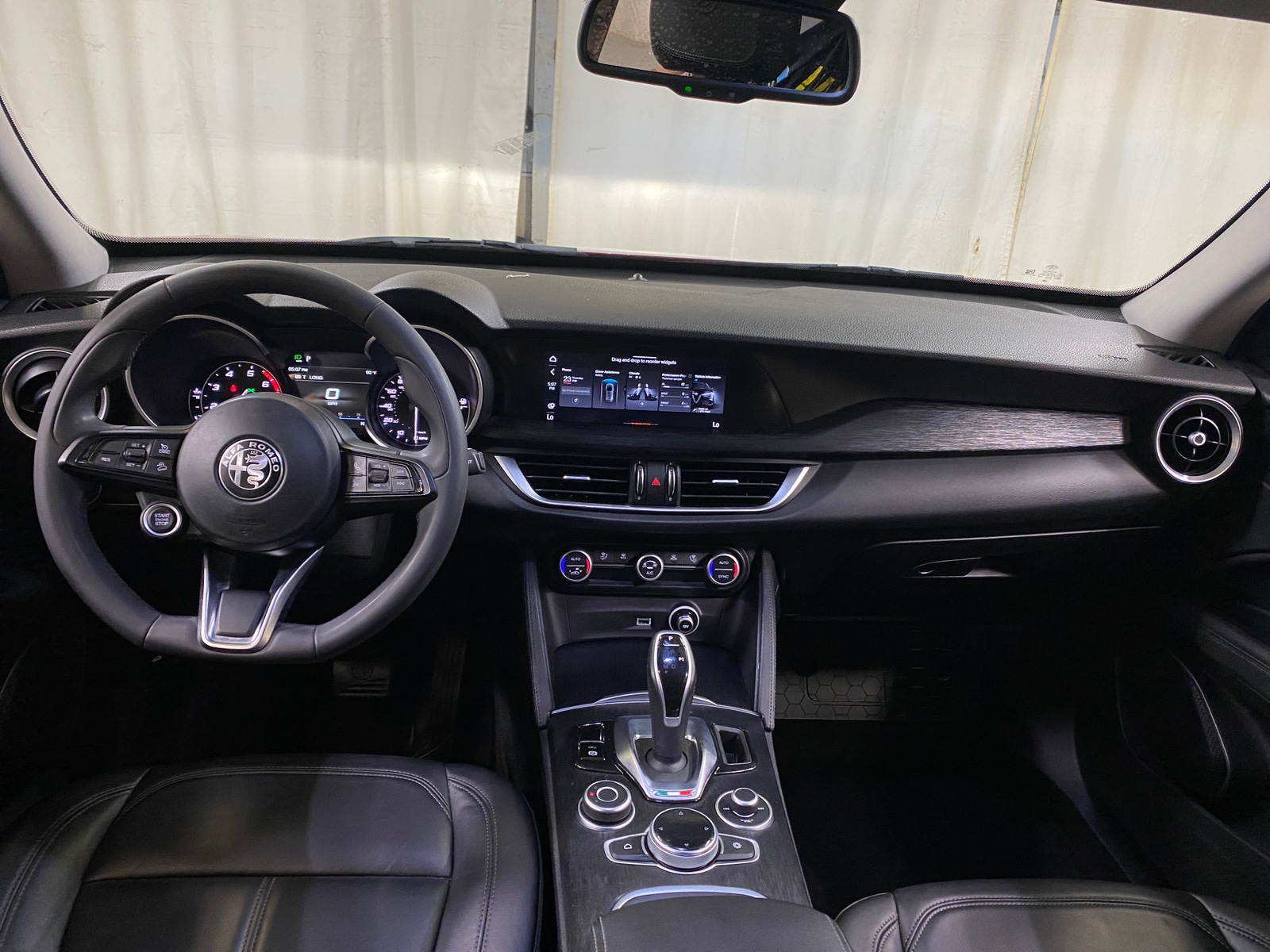 Thumbnail: 2020 Alfa Romeo Stelvio - 2