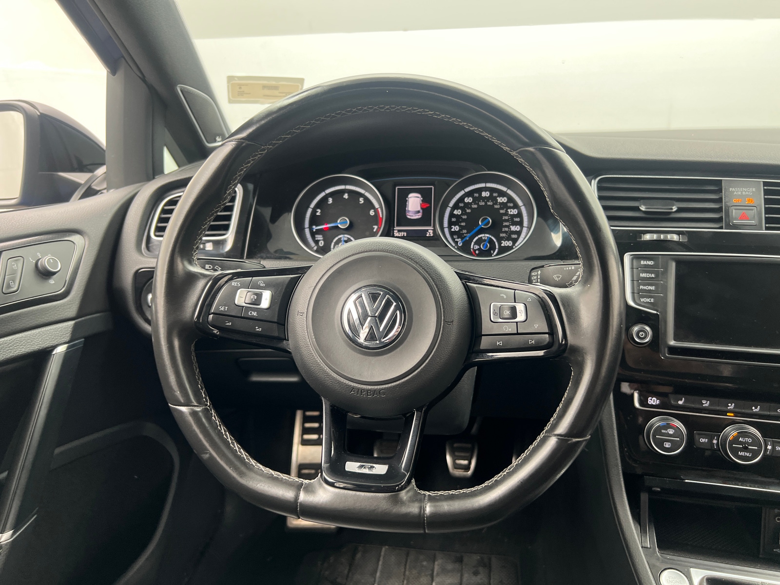 Thumbnail: 2016 Volkswagen Golf - 4