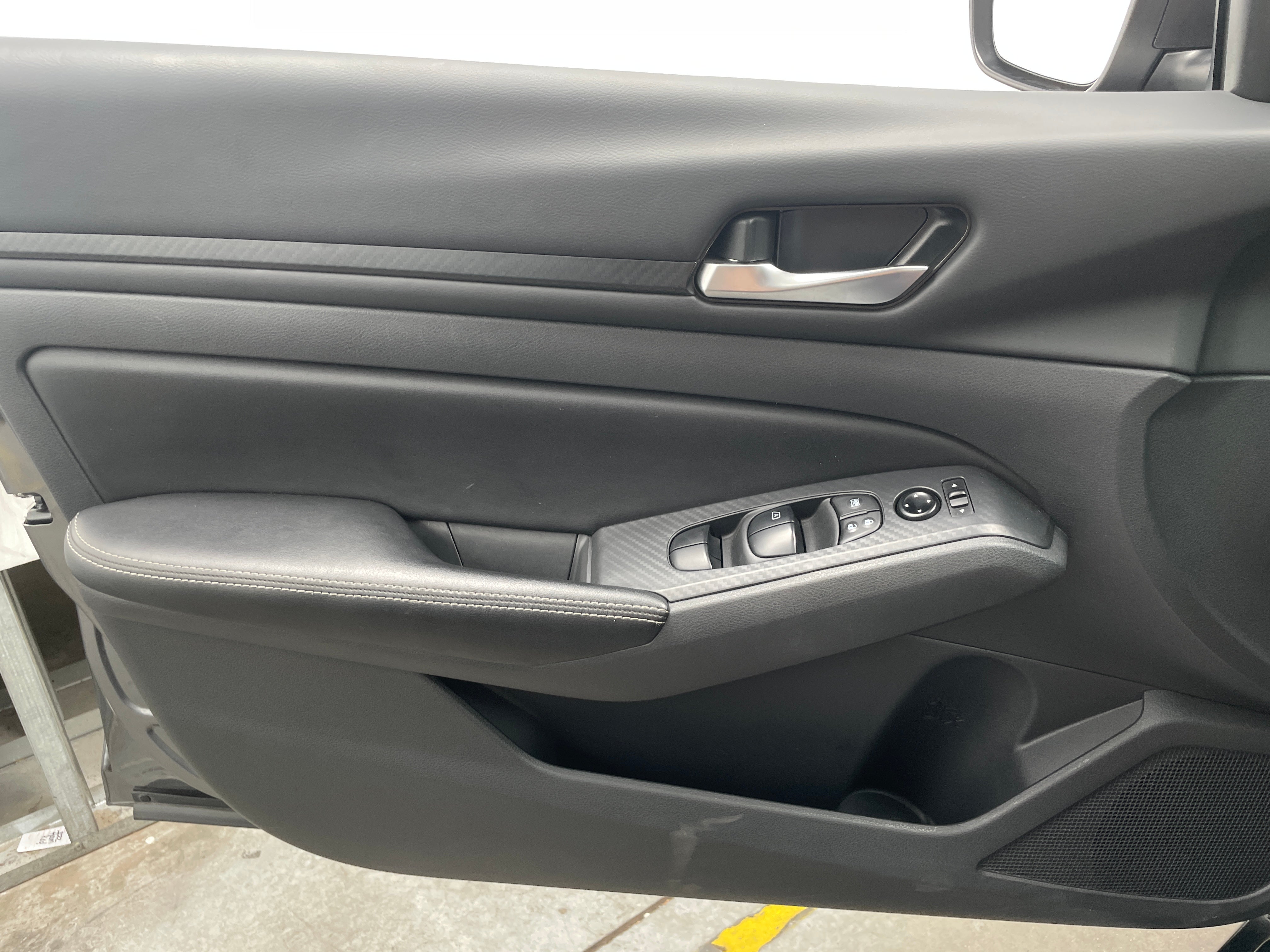 2025 Nissan Altima SV - Photo 5