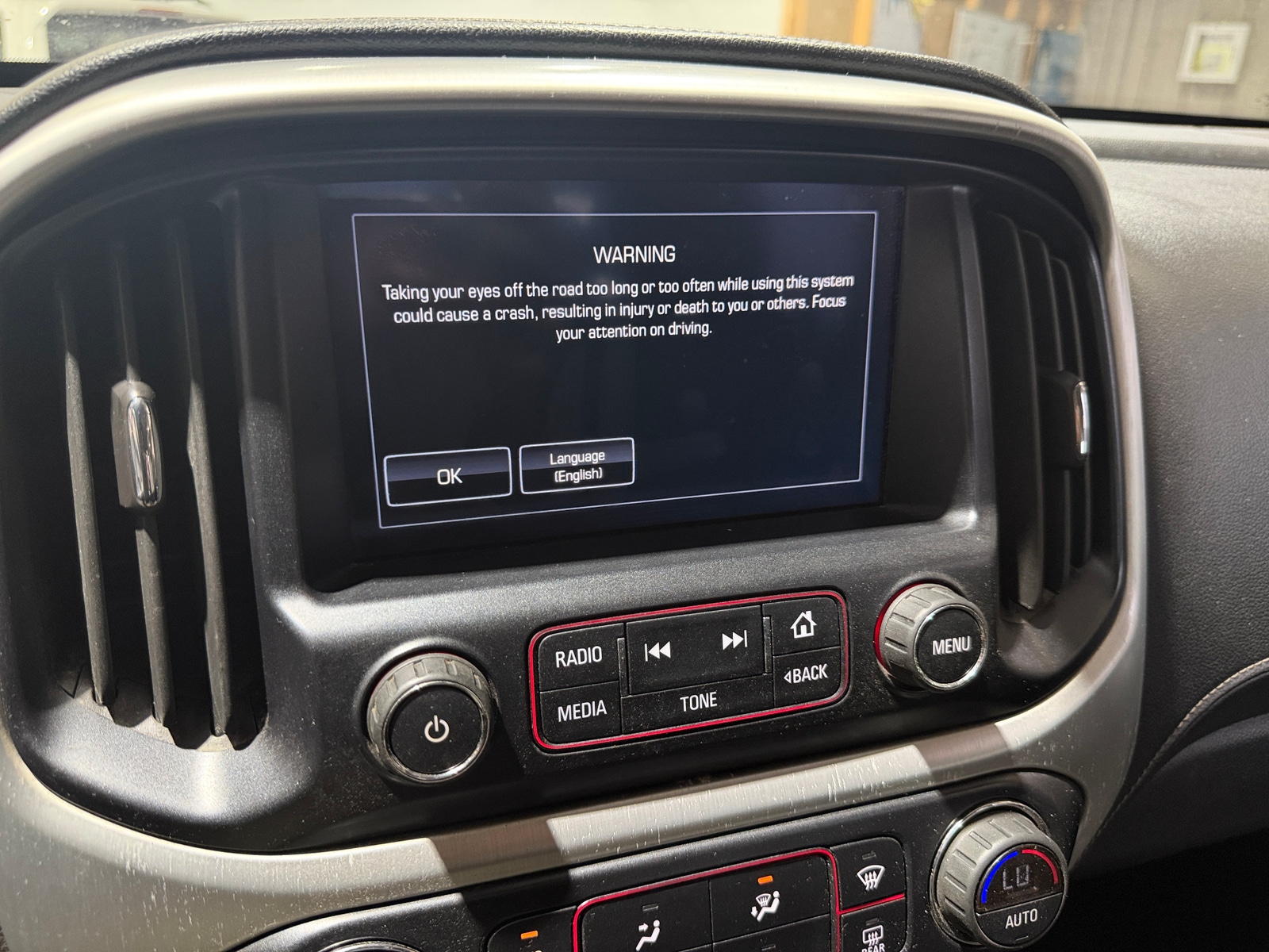 Thumbnail: 2016 GMC Canyon - 3