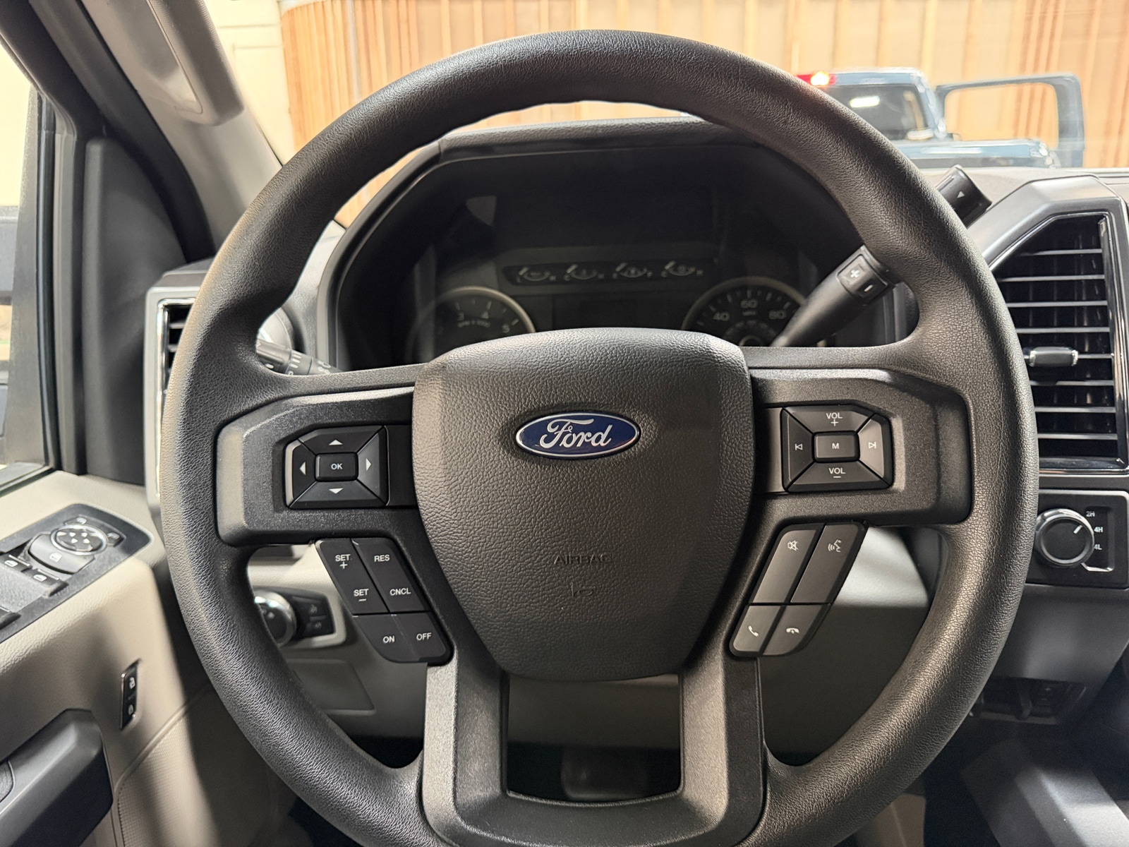 Thumbnail: 2020 Ford Econoline - 5