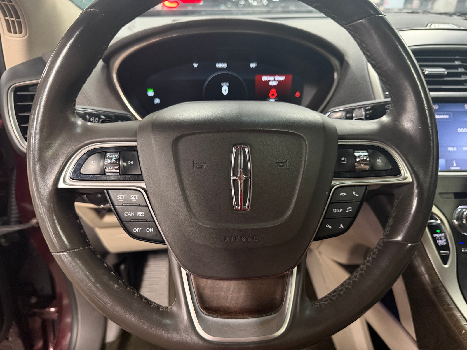 Thumbnail: 2020 Lincoln Nautilus - 4