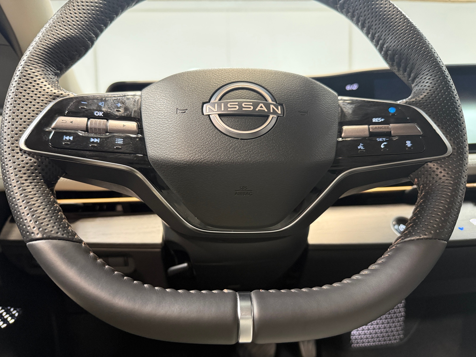 Thumbnail: 2025 Nissan Ariya - 4