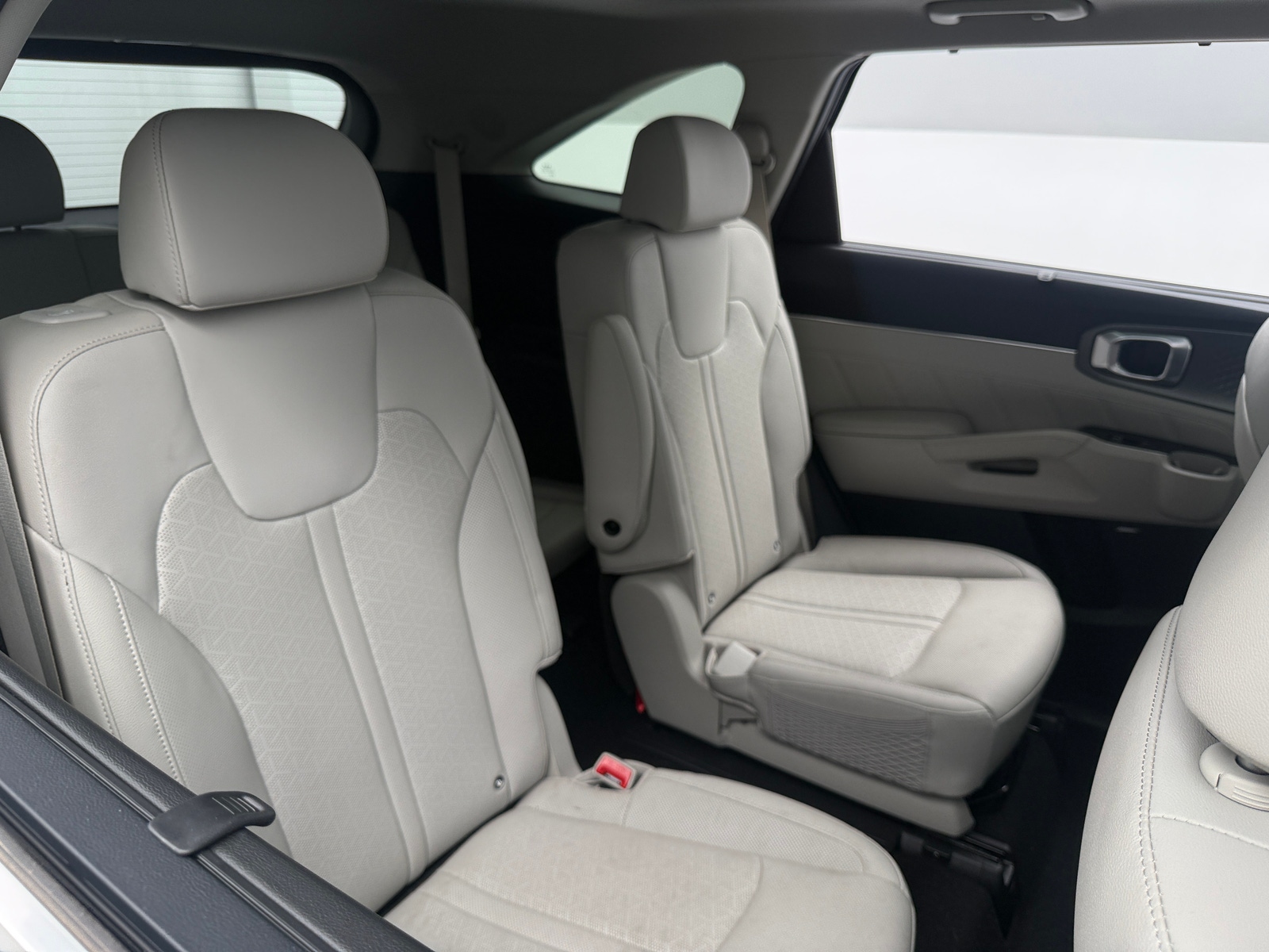Thumbnail: 2023 Kia Sorento - 5