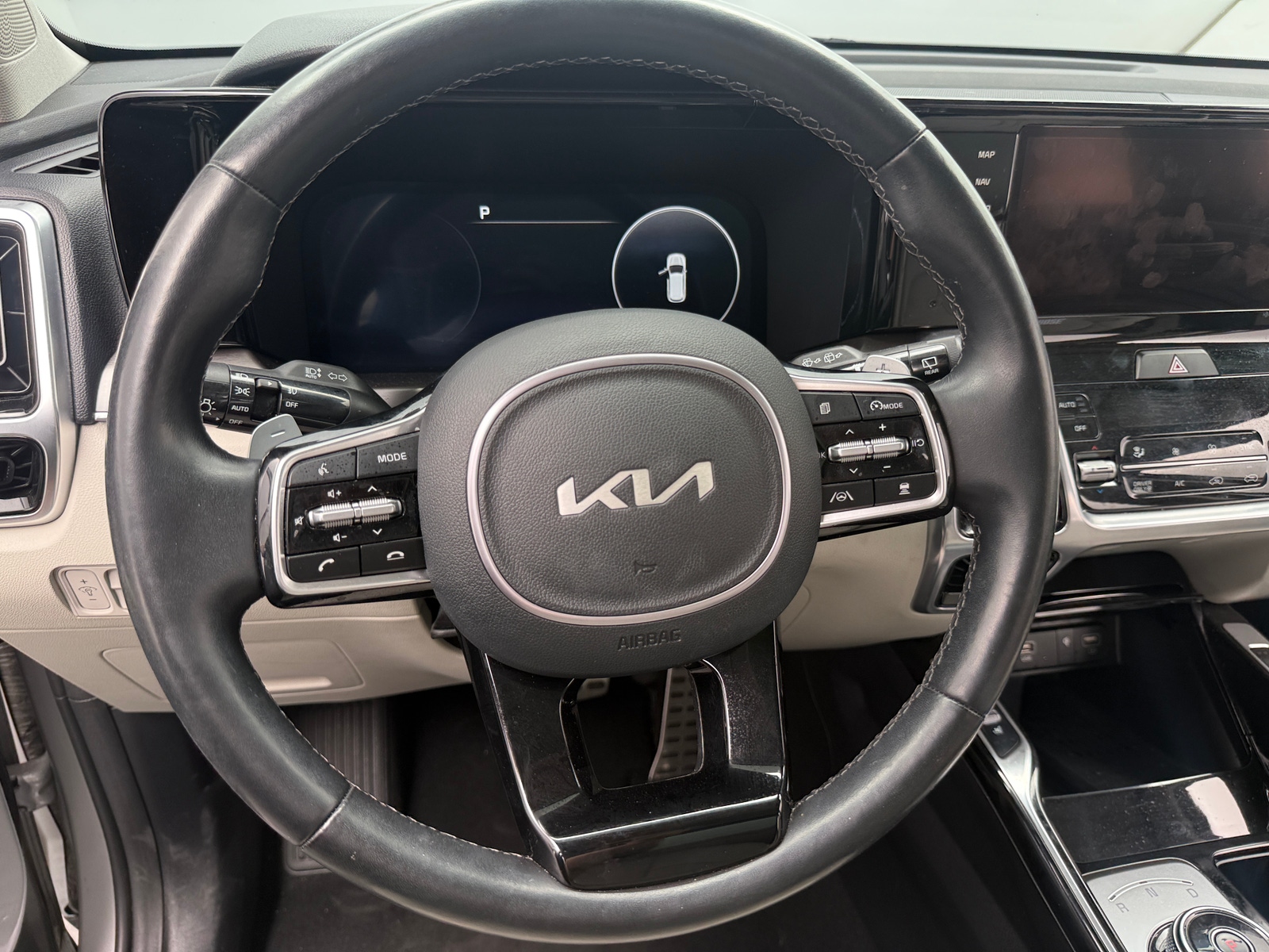 Thumbnail: 2023 Kia Sorento - 4