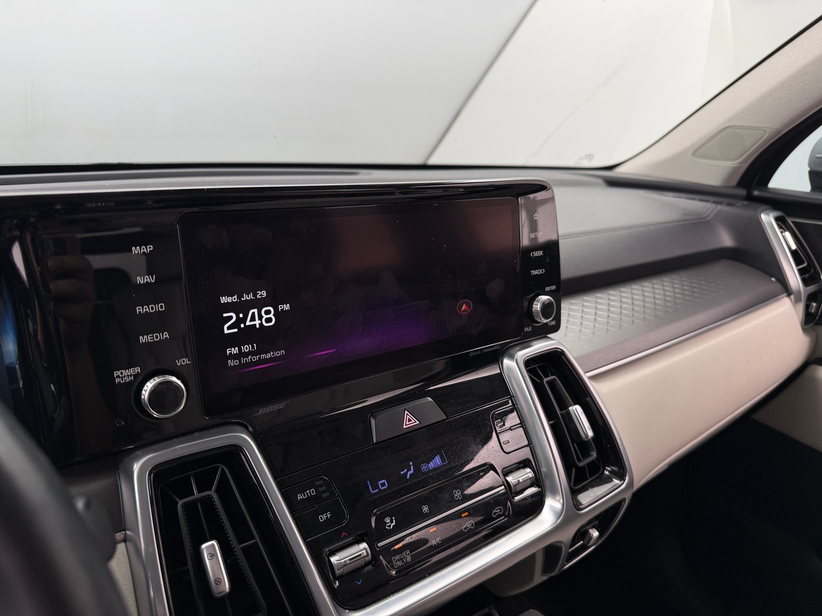 Thumbnail: 2023 Kia Sorento - 3