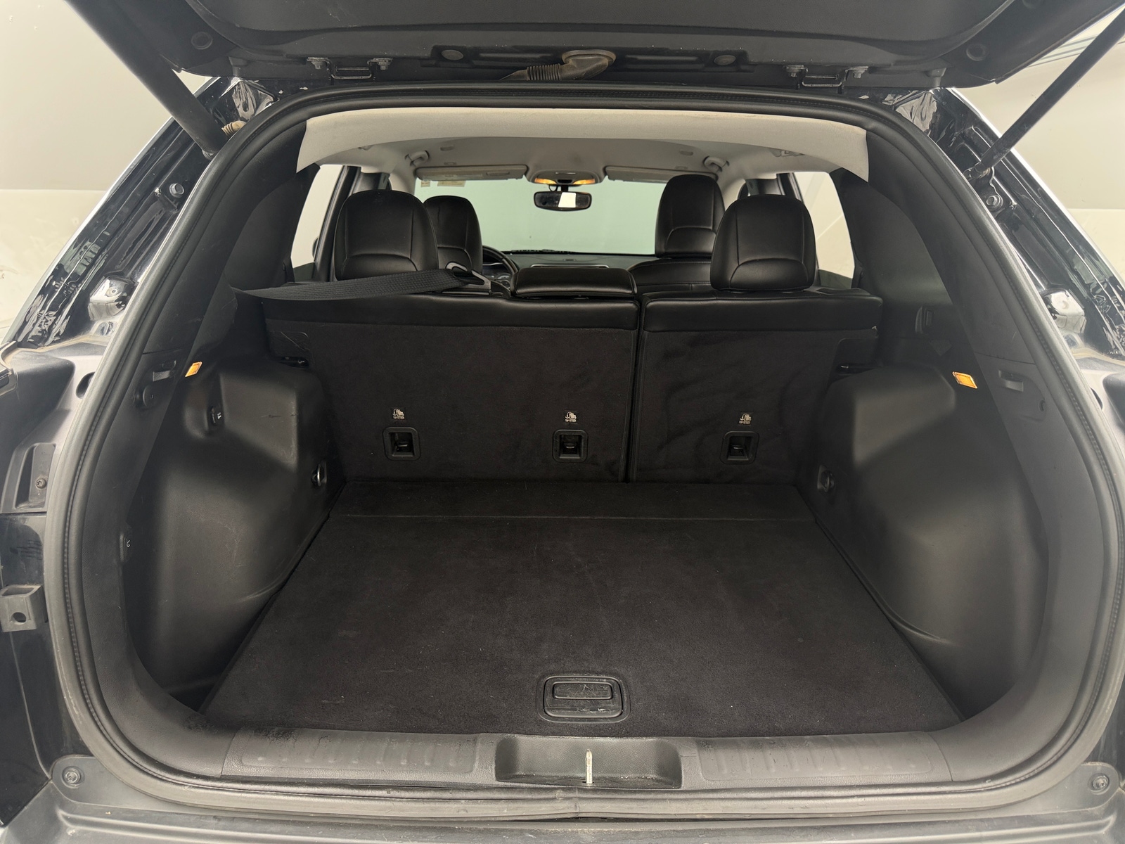 Thumbnail: 2019 Jeep Cherokee - 6