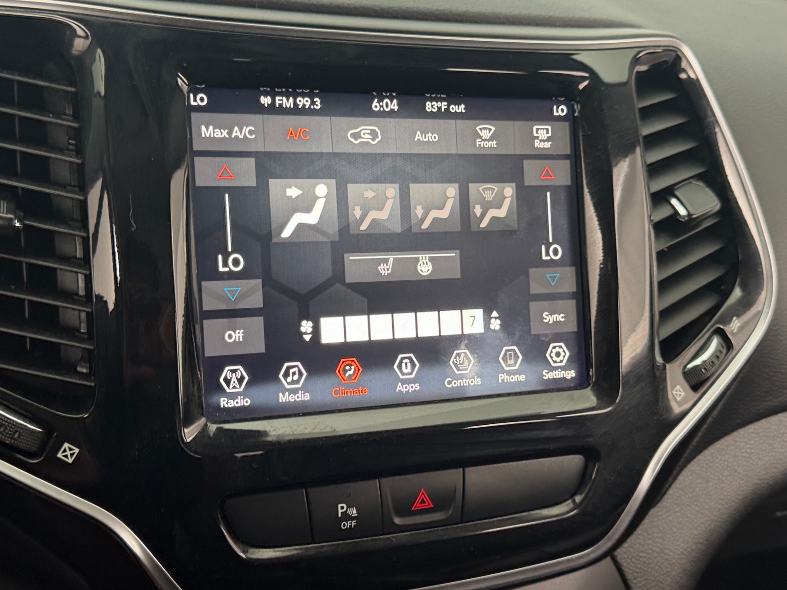 Thumbnail: 2019 Jeep Cherokee - 3
