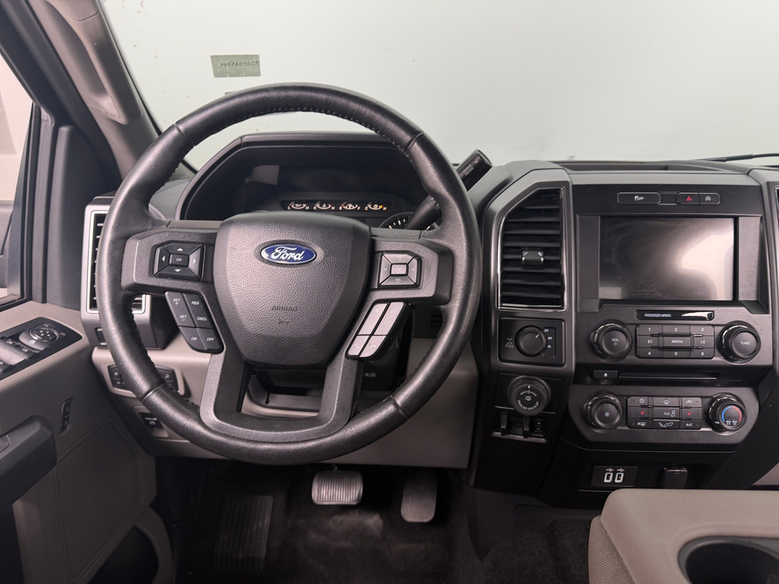 Thumbnail: 2018 Ford Econoline - 5