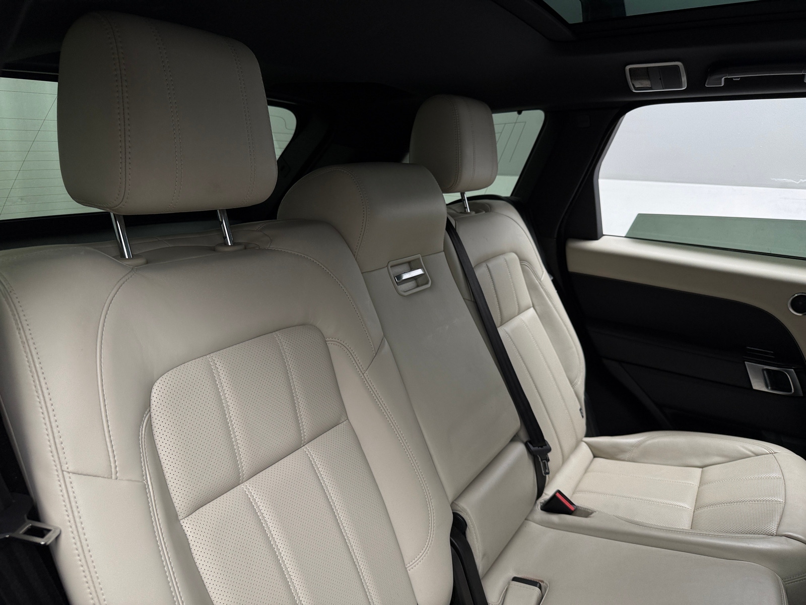 Thumbnail: 2022 Land Rover Range Rover Sport - 5