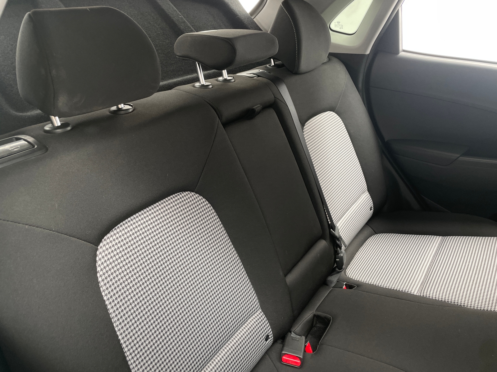 Thumbnail: 2021 Hyundai Kona - 6